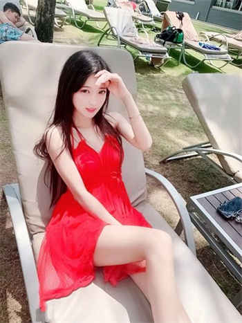 一女子在大街大便视频
