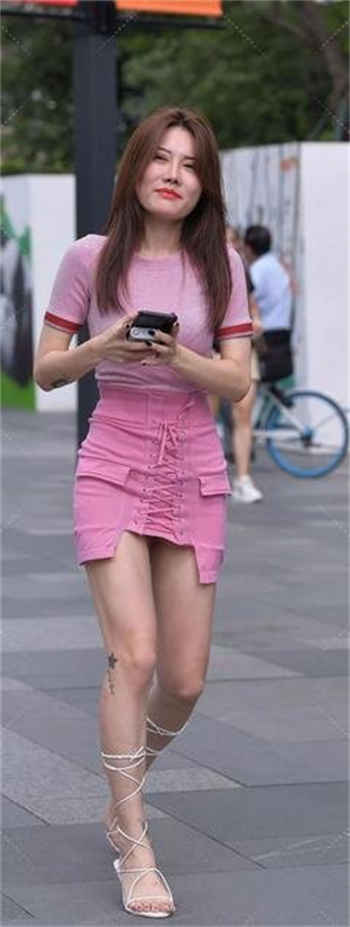 成为小丽女王的马桶