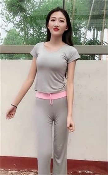 老师的甜美玉足小说